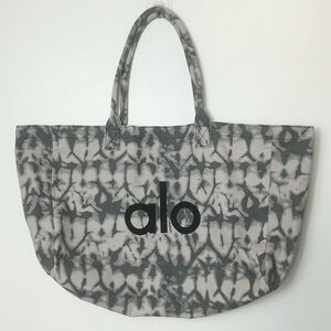 Alo Yoga Iconic Shopper Tote Gray Tie Dye Logo Workout Gym Bag Oversized